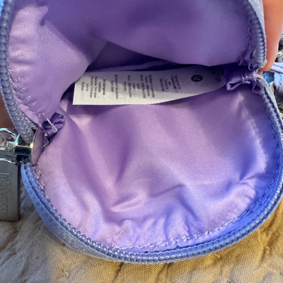 NWT Lululemon Athletica Dual Pouch Wristlet in Lavender Frost/White, Silver - Picture 5 of 10